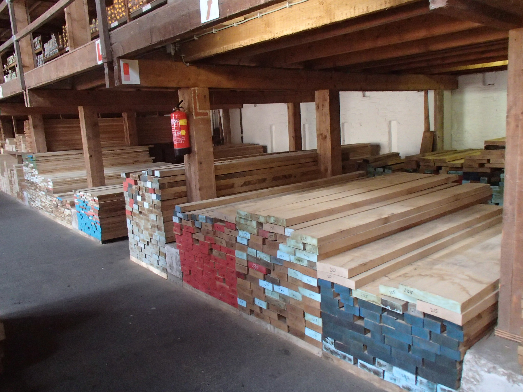Dicteren uitlokken Herkenning Eiken planken: foutvrij gedroogd meubelhout