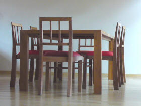 Perenhouten tafel + stoelen